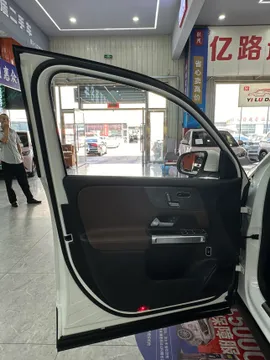 Mercedes-Benz Mercedes-Benz GLB