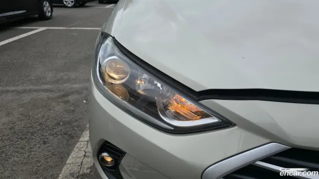 Hyundai Elantra (Avante)