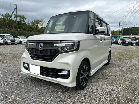 Honda N-BOX Custom