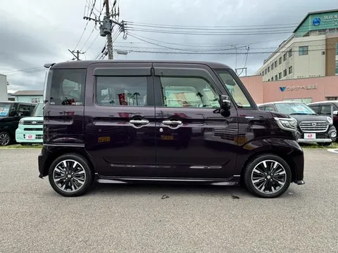 Suzuki Spacia