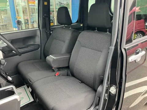 Toyota Pixis Mega
