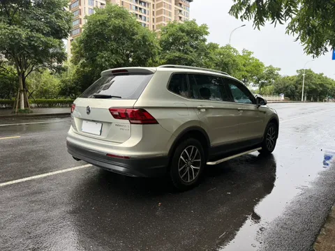 Volkswagen Tiguan L