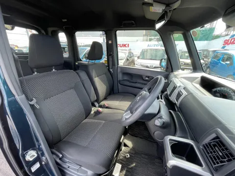 Toyota Pixis Mega
