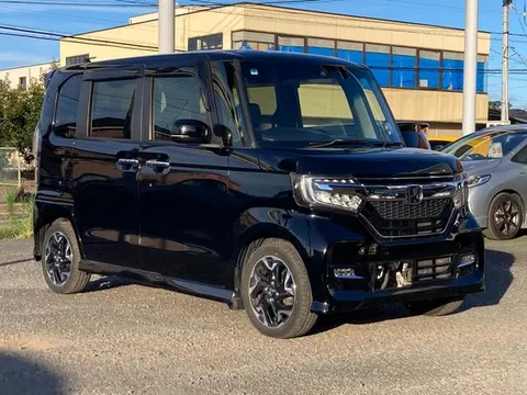 Honda N-BOX Custom