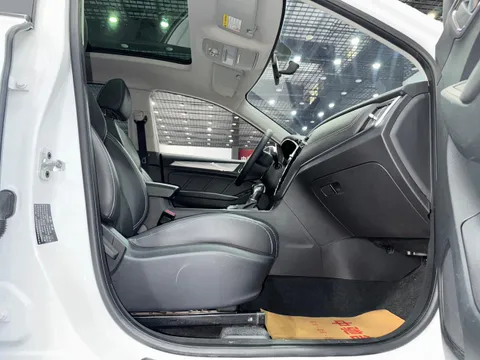Roewe RX5