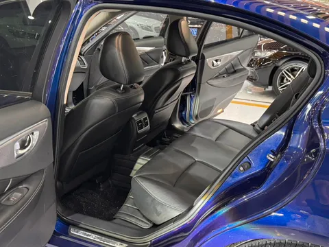 Infiniti Q50L