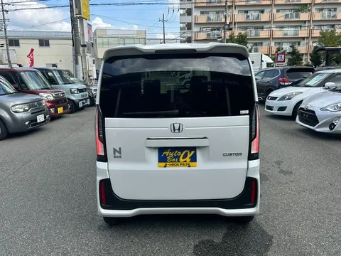 Honda N-BOX Custom
