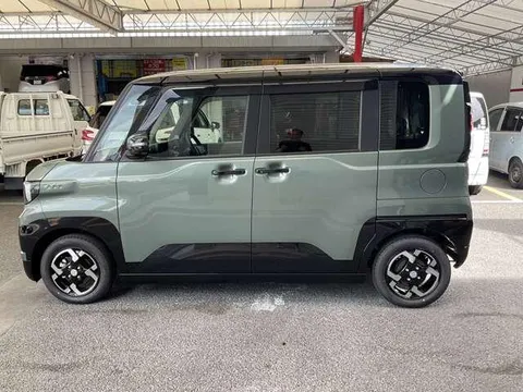 Mitsubishi Delica Mini