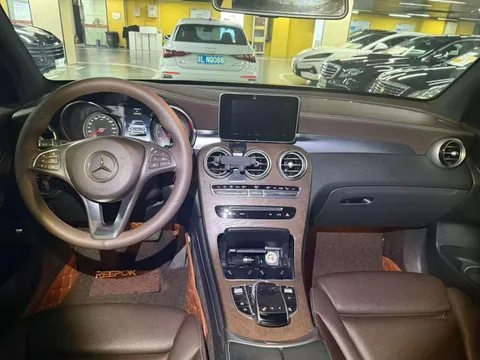 Mercedes-Benz Mercedes-Benz GLC