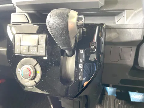 Toyota Pixis Mega