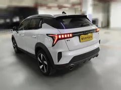 Lynk & Co 06