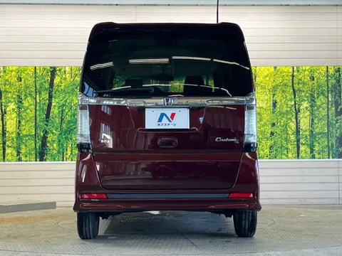 Honda N-BOX Custom