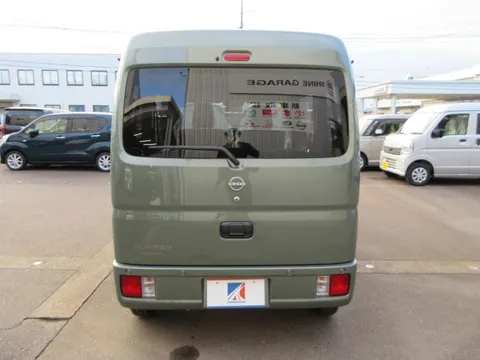 Nissan Clipper Van