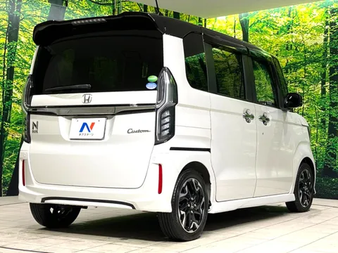 Honda N-BOX Custom