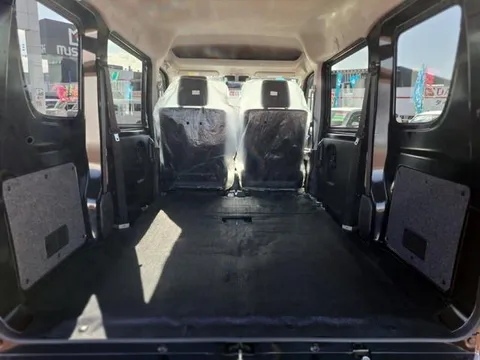 Nissan Clipper Van