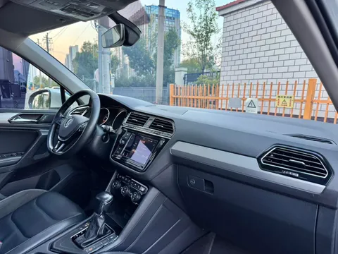 Volkswagen Tiguan L