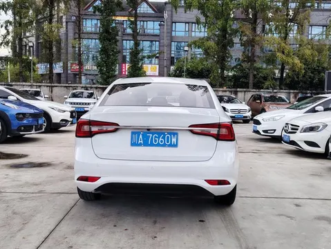 Roewe i5