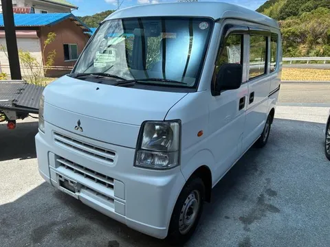 Mitsubishi Minicab Van