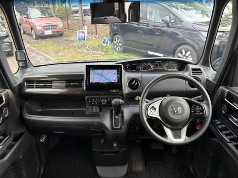 Honda N-BOX Custom