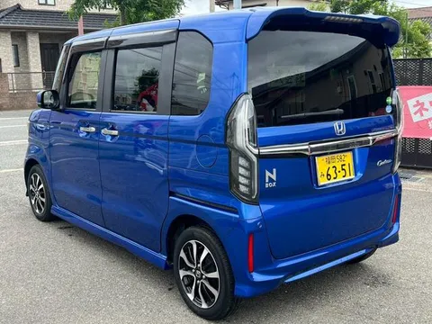 Honda N-BOX Custom