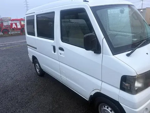Nissan Clipper Van