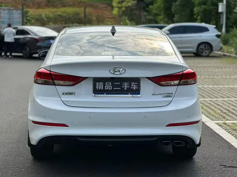 Hyundai Elantra (Avante)