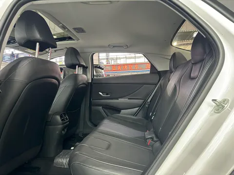 Hyundai Elantra (Avante)