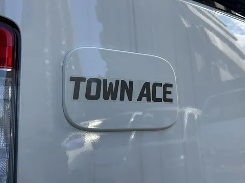 Toyota TownAce Van