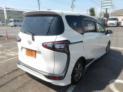 Toyota Sienta