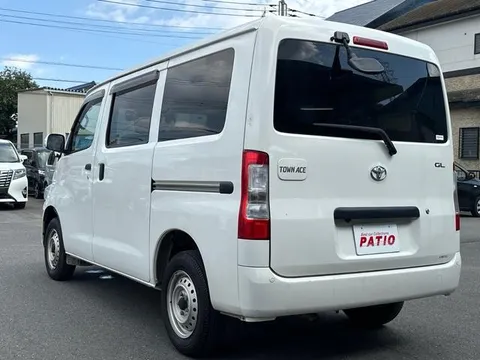 Toyota TownAce Van