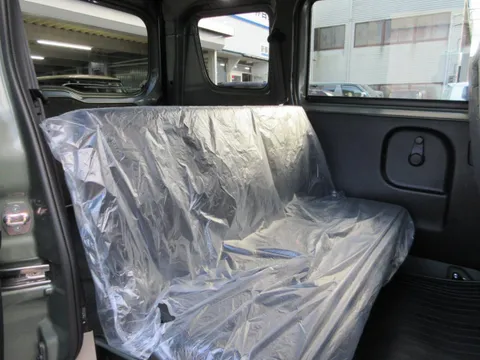 Nissan Clipper Van