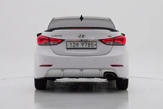 Hyundai Elantra (Avante)