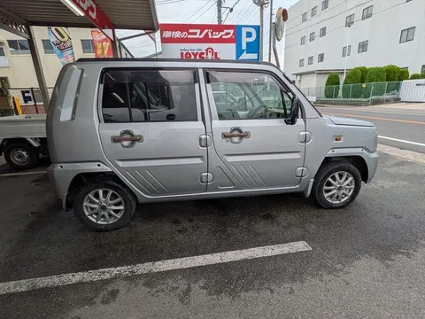 Daihatsu Naked