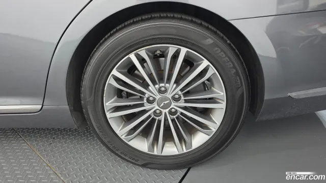 Genesis G90 (EQ900)