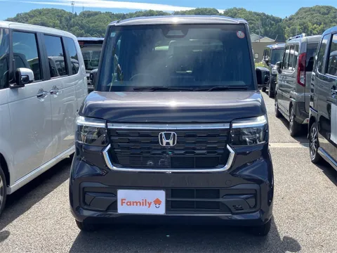 Honda N-BOX Custom