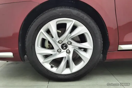 DS 4S