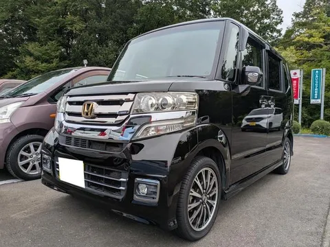 Honda N-BOX Custom