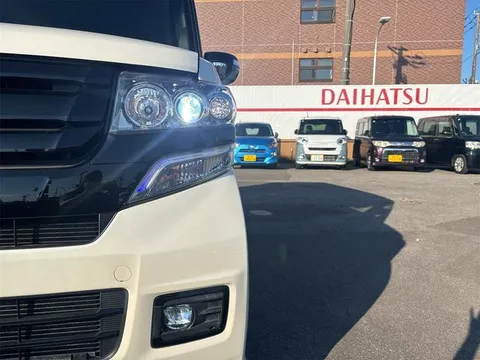 Honda N-BOX Custom