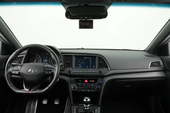 Hyundai Elantra (Avante)