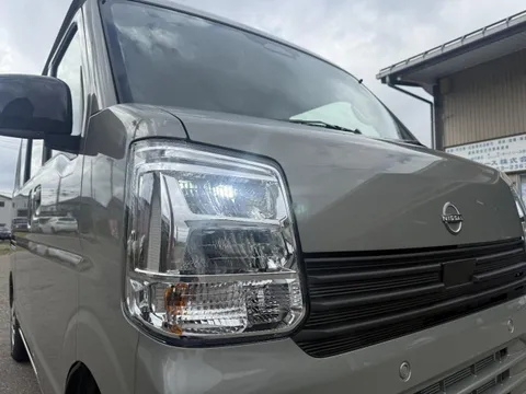 Nissan Clipper Van