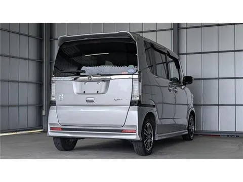 Honda N-BOX Custom