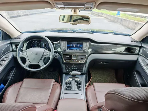 Hongqi H7