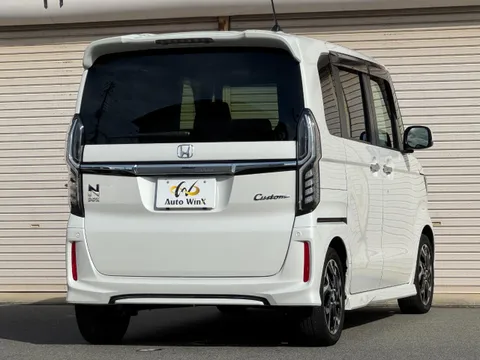 Honda N-BOX Custom