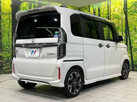Honda N-BOX Custom