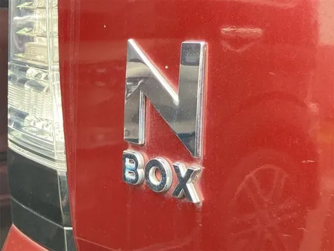 Honda N-BOX Custom