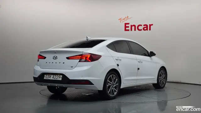 Hyundai Elantra (Avante)