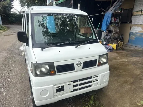 Nissan Clipper Van