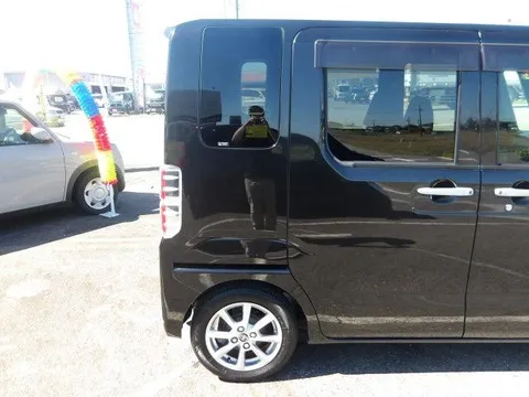 Toyota Pixis Mega