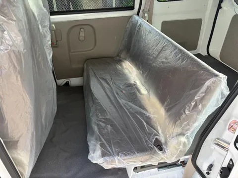 Nissan Clipper Van