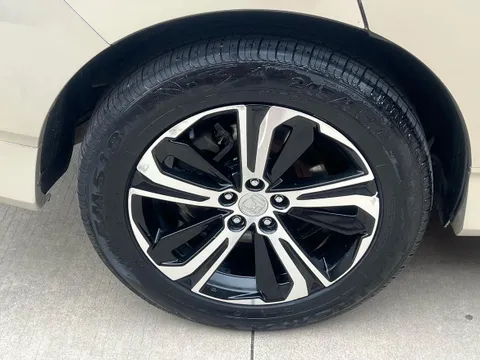 Honda UR-V